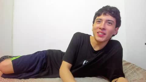 picaszomilos350 online show from 04.01.26