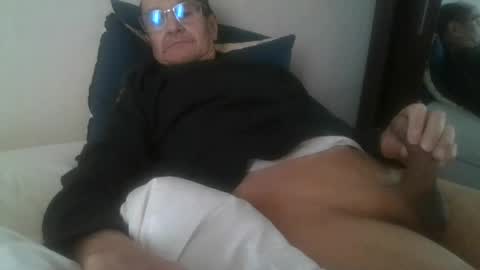 Snapshot of pichoun71 chatting on 01.17.25 pichoun71 online show from 01.17.25