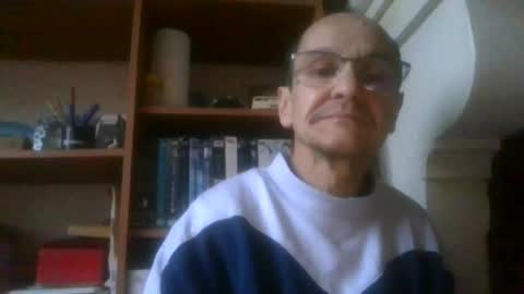 Snapshot of pichoun71 chatting on 02.01.25 pichoun71 online show from 02.01.25