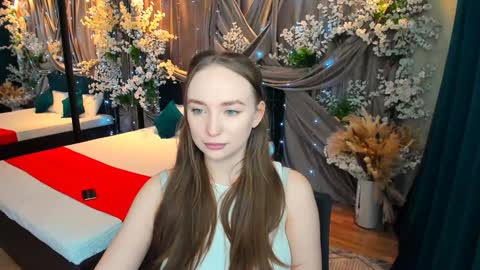 Emelie online show from 02.04.25