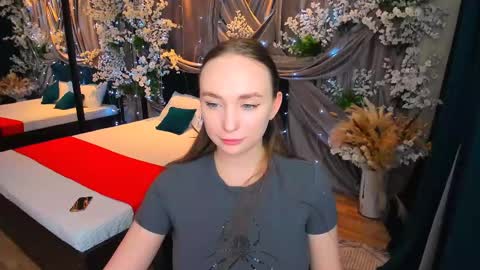 Emelie online show from 02.11.25