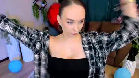 Emelie online show from 09.11.25