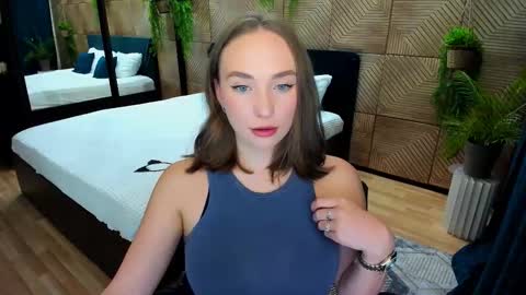 Emelie online show from 09.14.25