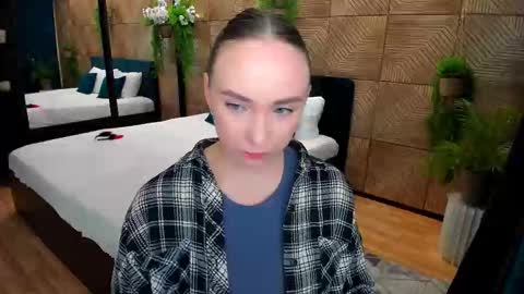 Emelie online show from 10.03.25