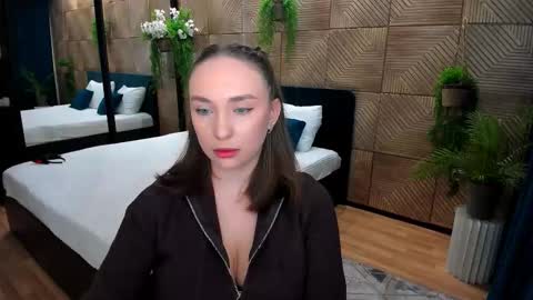 Emelie online show from 10.16.25