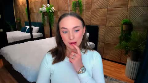 Emelie online show from 12.01.25