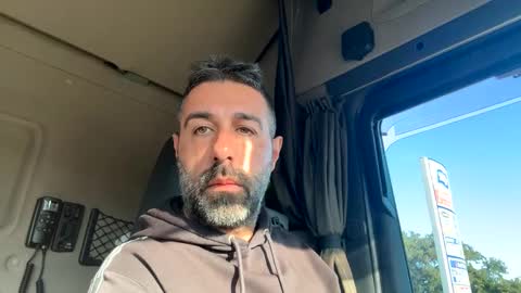 pierotu online show from 12.02.24