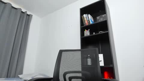 Snapshot of pierrevidal chatting on 01.13.25 Pierre online show from 01.13.25