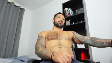 Snapshot of pierrevidal chatting on 01.18.25 Pierre online show from 01.18.25