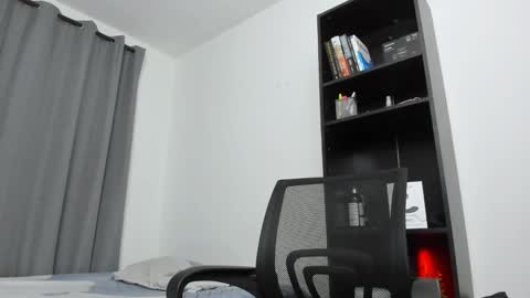 Snapshot of pierrevidal chatting on 01.26.25 Pierre online show from 01.26.25