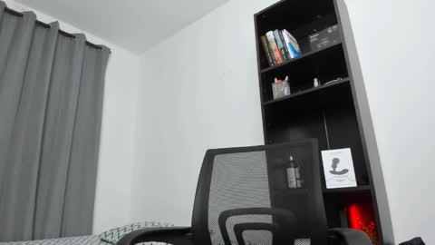 Snapshot of pierrevidal chatting on 01.30.25 Pierre online show from 01.30.25