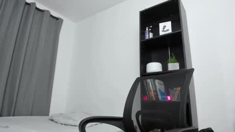 Snapshot of pierrevidal chatting on 02.26.25 Pierre online show from 02.26.25