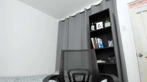 Snapshot of pierrevidal chatting on 03.08.25 Pierre online show from 03.08.25