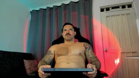 Snapshot of pierrevidal chatting on 10.19.25 Pierre online show from 10.19.25