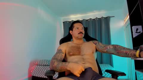 Snapshot of pierrevidal chatting on 12.18.25 Pierre online show from 12.18.25