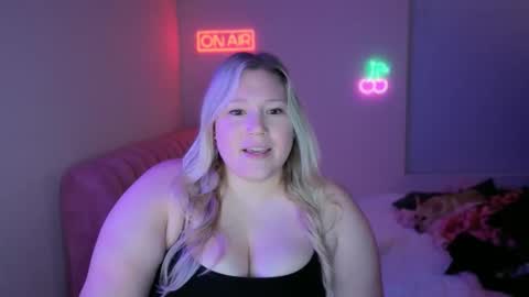 Snapshot of piggyrose chatting on 01.08.26 Piggy Rose online show from 01.08.26