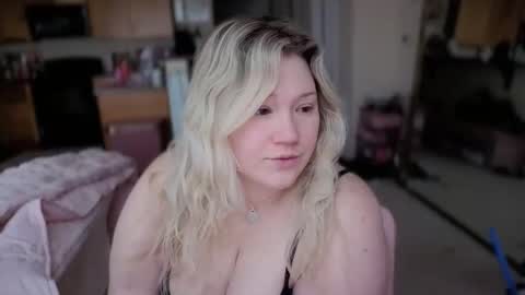 Piggy Rose online show from 03.08.26