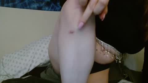 Snapshot of pillogoddess chatting on 01.03.25 PilloGoddess online show from 01.03.25