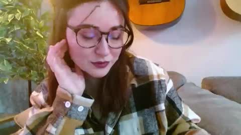 Snapshot of pillogoddess chatting on 11.30.25 PilloGoddess online show from 11.30.25