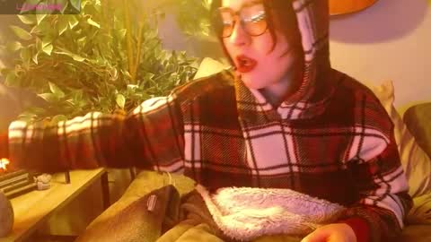 Snapshot of pillogoddess chatting on 12.15.25 PilloGoddess online show from 12.15.25