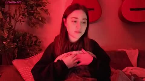 Snapshot of pillogoddess chatting on 01.11.26 PilloGoddess online show from 01.11.26