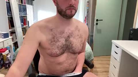 Snapshot of pilou7452 chatting on 02.27.26 pilou online show from 02.27.26