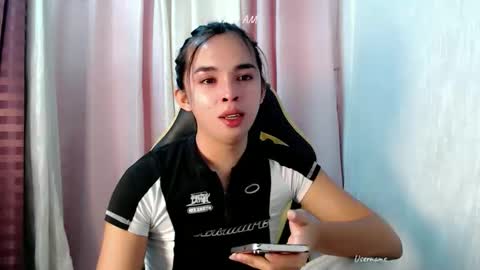 Snapshot of pinay_heart chatting on 05.30.26 heart online show from 05.30.26