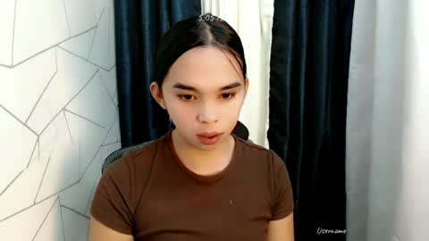 Snapshot of pinay_heart chatting on 06.17.26 heart online show from 06.17.26