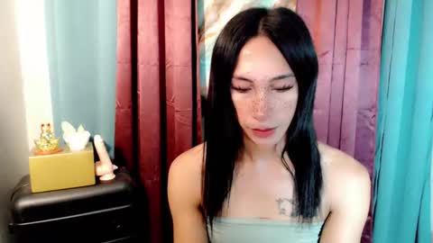 lucyLove online show from 11.22.25