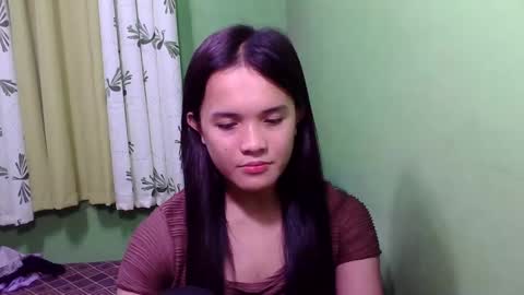 Snapshot of pinaymorena_rhowe chatting on 12.28.24 pinaymorena_rhowe online show from 12.28.24