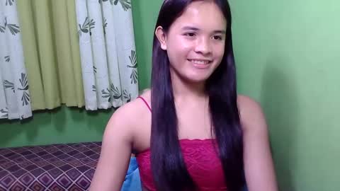 Snapshot of pinaymorena_rhowe chatting on 01.12.25 pinaymorena_rhowe online show from 01.12.25