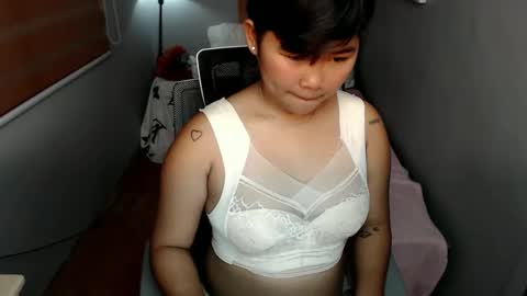 Snapshot of pinayprincesslyn chatting on 01.05.25 Lyn the Lesbian online show from 01.05.25