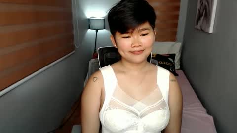 Snapshot of pinayprincesslyn chatting on 01.05.25 Lyn the Lesbian online show from 01.05.25