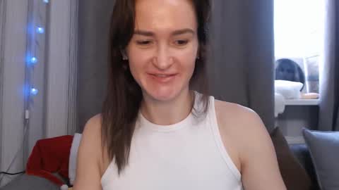 Snapshot of pineapple__mood chatting on 12.26.24 online show from 12.26.24