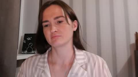 Snapshot of pineapple__mood chatting on 09.20.25 online show from 09.20.25