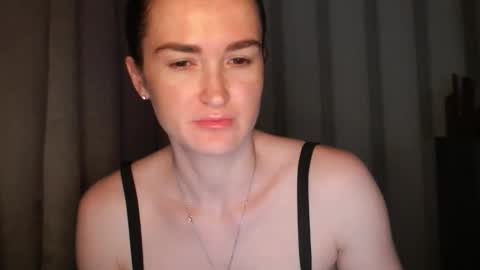Snapshot of pineapple__mood chatting on 10.12.25 online show from 10.12.25