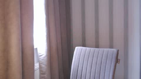 Snapshot of pineapple__mood chatting on 04.28.26 online show from 04.28.26