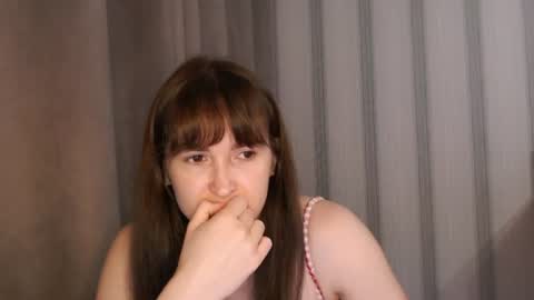 Snapshot of pineapple__mood chatting on 07.19.26 online show from 07.19.26