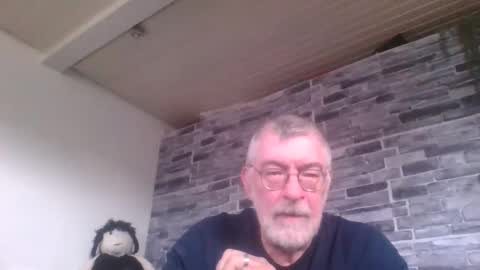 Snapshot of pinholder chatting on 10.31.25 Michael online show from 10.31.25