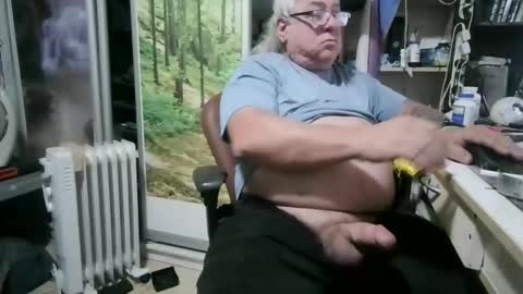 Snapshot of pini_z chatting on 02.27.26 pini_z online show from 02.27.26