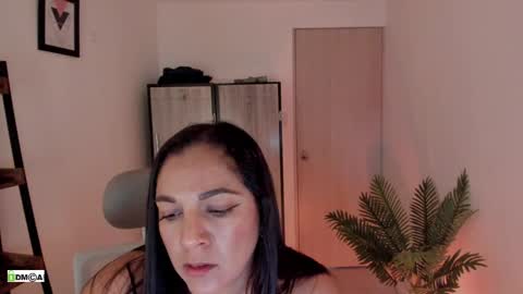 Snapshot of pink_kitten_ chatting on 04.19.26 Eli online show from 04.19.26