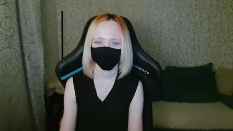 Snapshot of pink_martinis chatting on 02.19.25 Pink MartinIS online show from 02.19.25