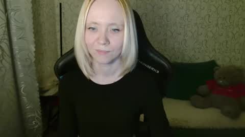 Snapshot of pink_martinis chatting on 02.28.25 Pink MartinIS online show from 02.28.25