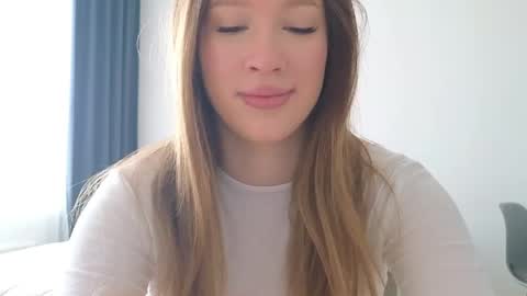 Snapshot of pink_rosee_ chatting on 04.01.26 online show from 04.01.26