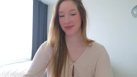 Snapshot of pink_rosee_ chatting on 05.08.26 online show from 05.08.26