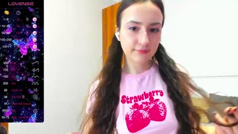 Snapshot of pink_soda33 chatting on 06.12.26 pink_soda33 online show from 06.12.26