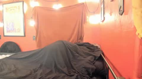 Virginity smiles online show from 12.31.24