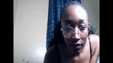 PinkyAura online show from 05.20.26