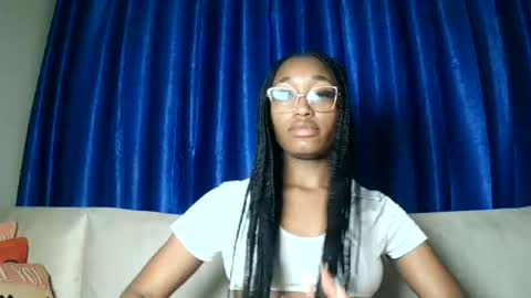 Snapshot of pinkaura_ chatting on 06.19.26 PinkyAura online show from 06.19.26