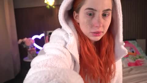 Snapshot of pinkestmango chatting on 02.18.26 Tgirl Sophie online show from 02.18.26